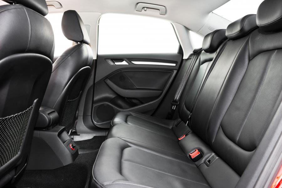 Интерьер Audi A3 Sedan 1.4 TFSI Flex (8V) 2015 года  (LA) (фото 18 из 23)